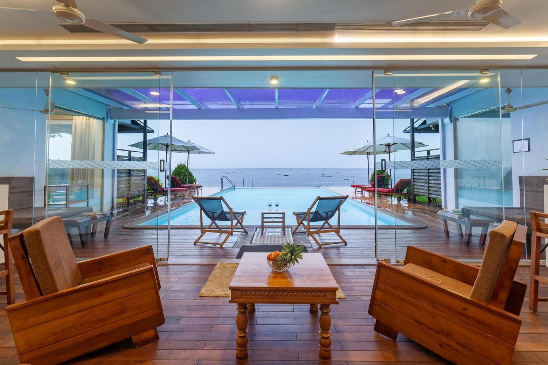 Stayvista At The Rain - River Villa With Infinity Pool Alappuzha Dış mekan fotoğraf