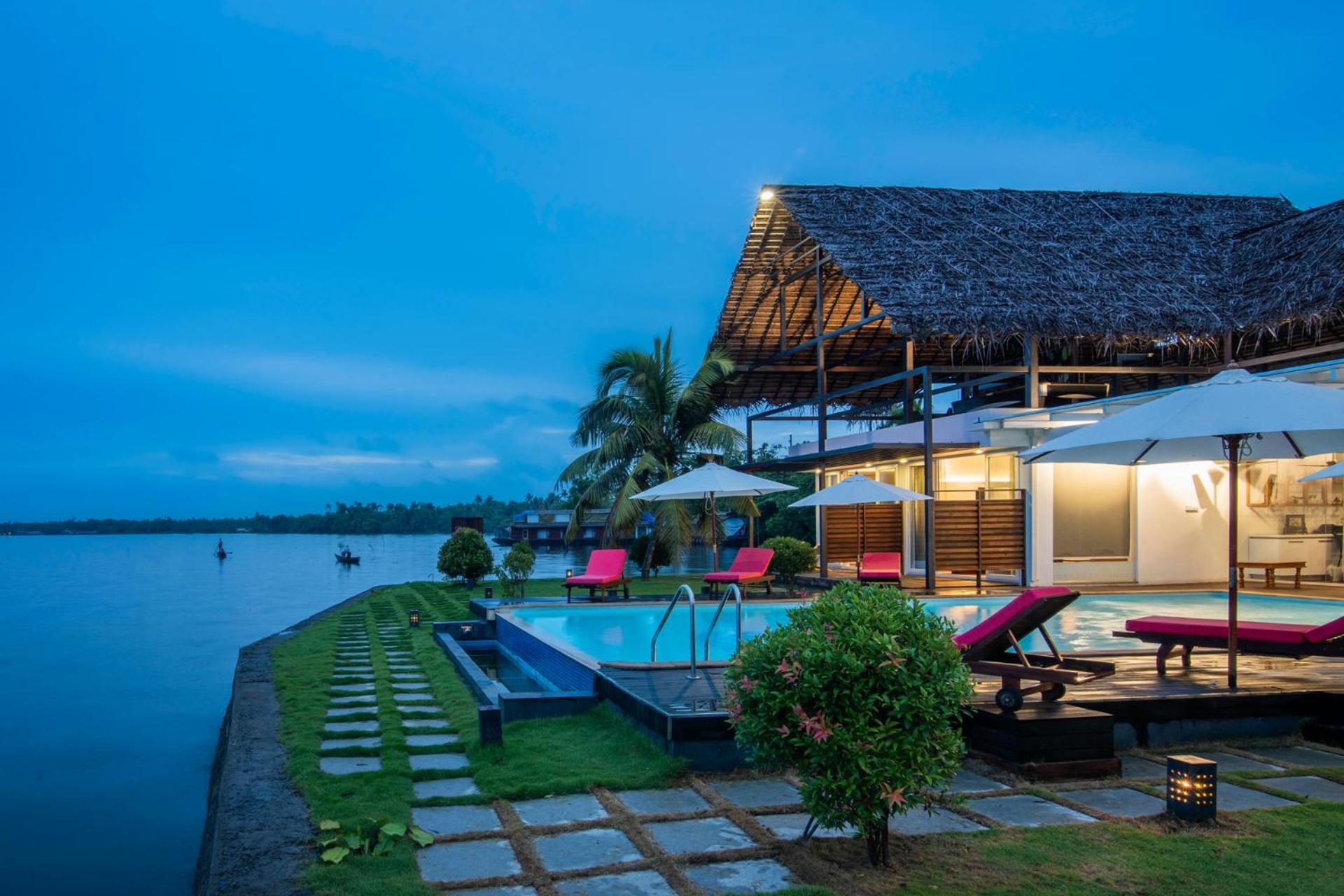 Stayvista At The Rain - River Villa With Infinity Pool Alappuzha Dış mekan fotoğraf