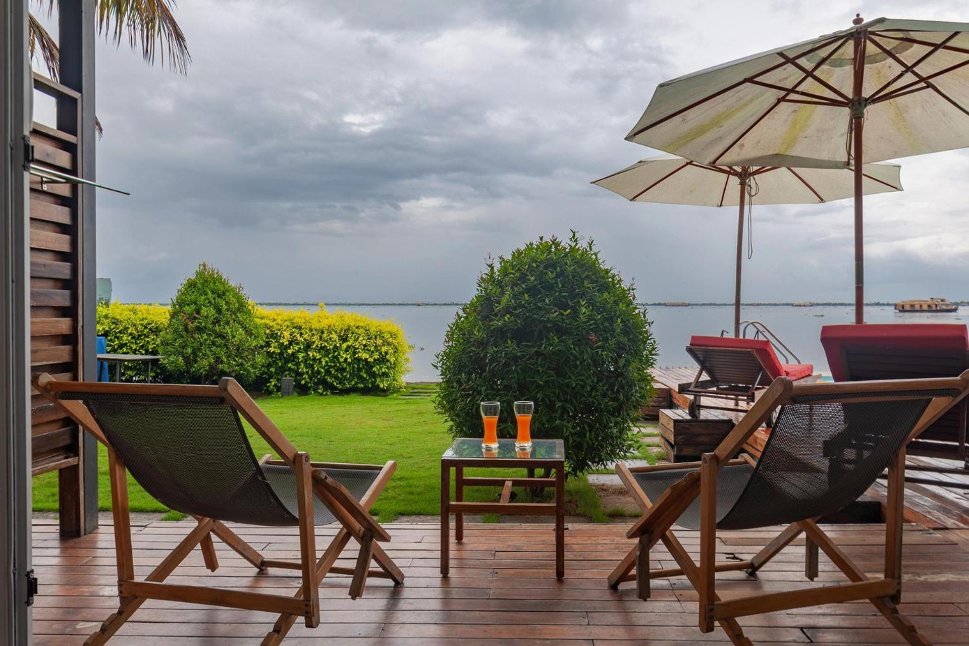 Stayvista At The Rain - River Villa With Infinity Pool Alappuzha Dış mekan fotoğraf