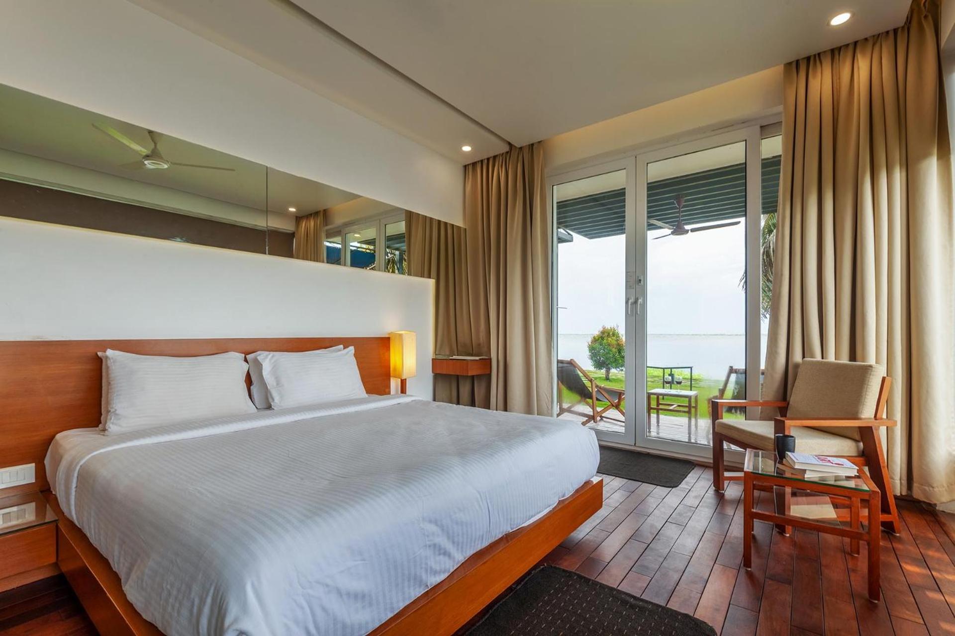 Stayvista At The Rain - River Villa With Infinity Pool Alappuzha Dış mekan fotoğraf